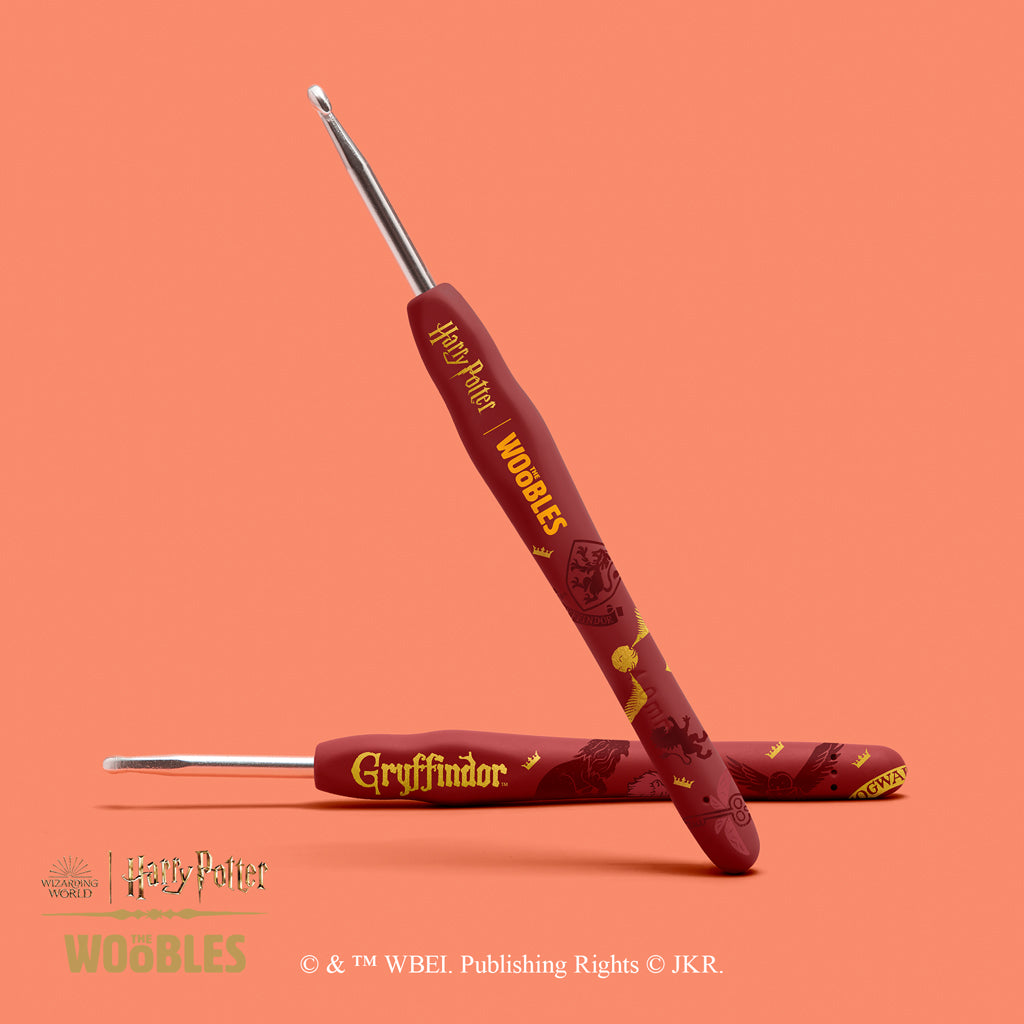 Gryffindor™ Lion and Scarf Bundle - The Beginner Crochet Kit