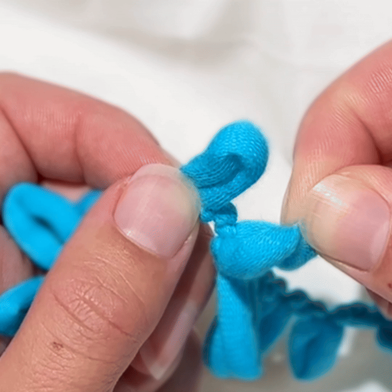 Jojo the Bunny Loopables Kit - Yarn Craft Fun