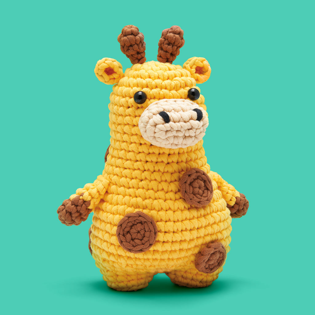 Zara the Giraffe Crochet Kit - Bring Yarn to Life